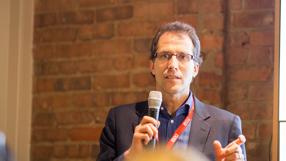 Tallis Blalack presents on Arch’s breakthrough modular technology at the Joules accelerator kickoff in Charlotte, NC